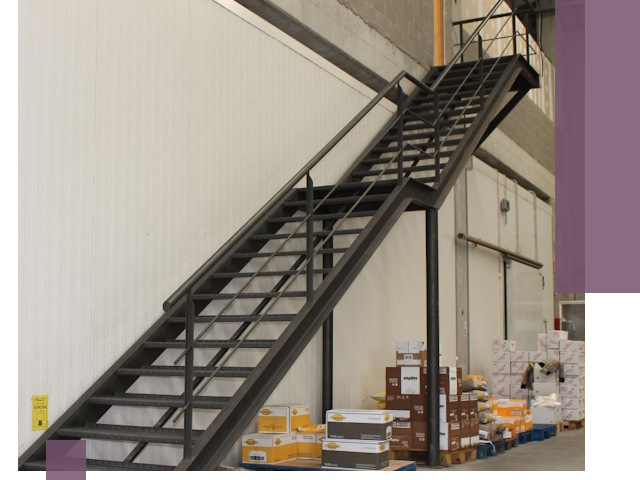 Лестницы для производства в Азове — изготовление и монтаж