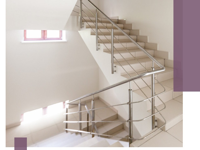 Установка и замена перил в подъезде в Азове