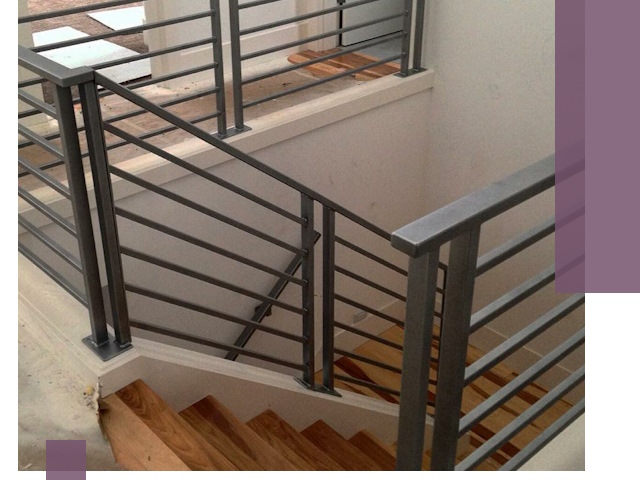 Изготовление поручней из металла и дерева в Азове